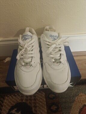 Reebok Women's Walking Shoe Genuine Leather